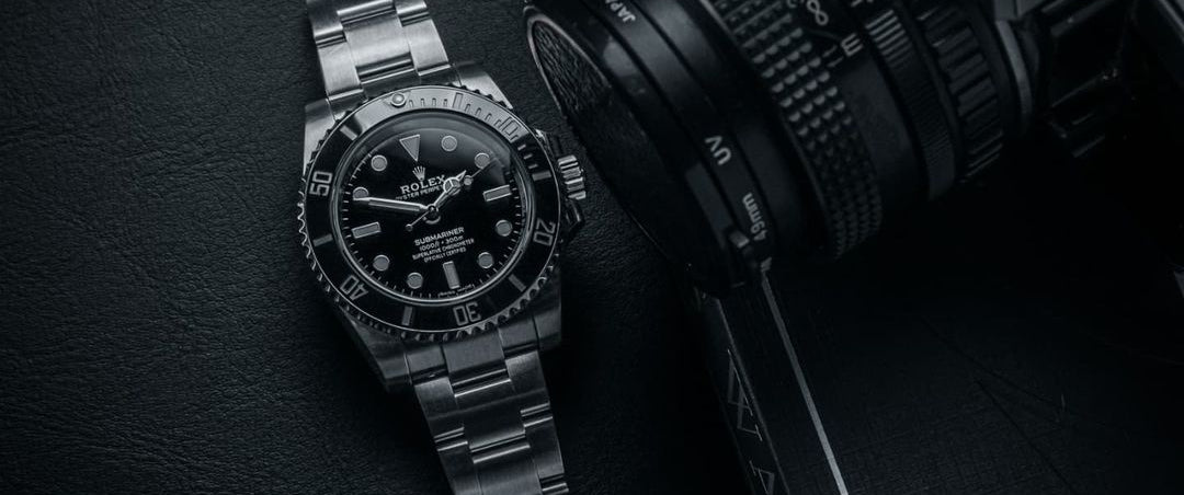 Saako sukeltajankelloon laittaa nahkarannekkeen?