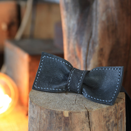 Nahkarusetti - Musta harmailla tikkauksilla