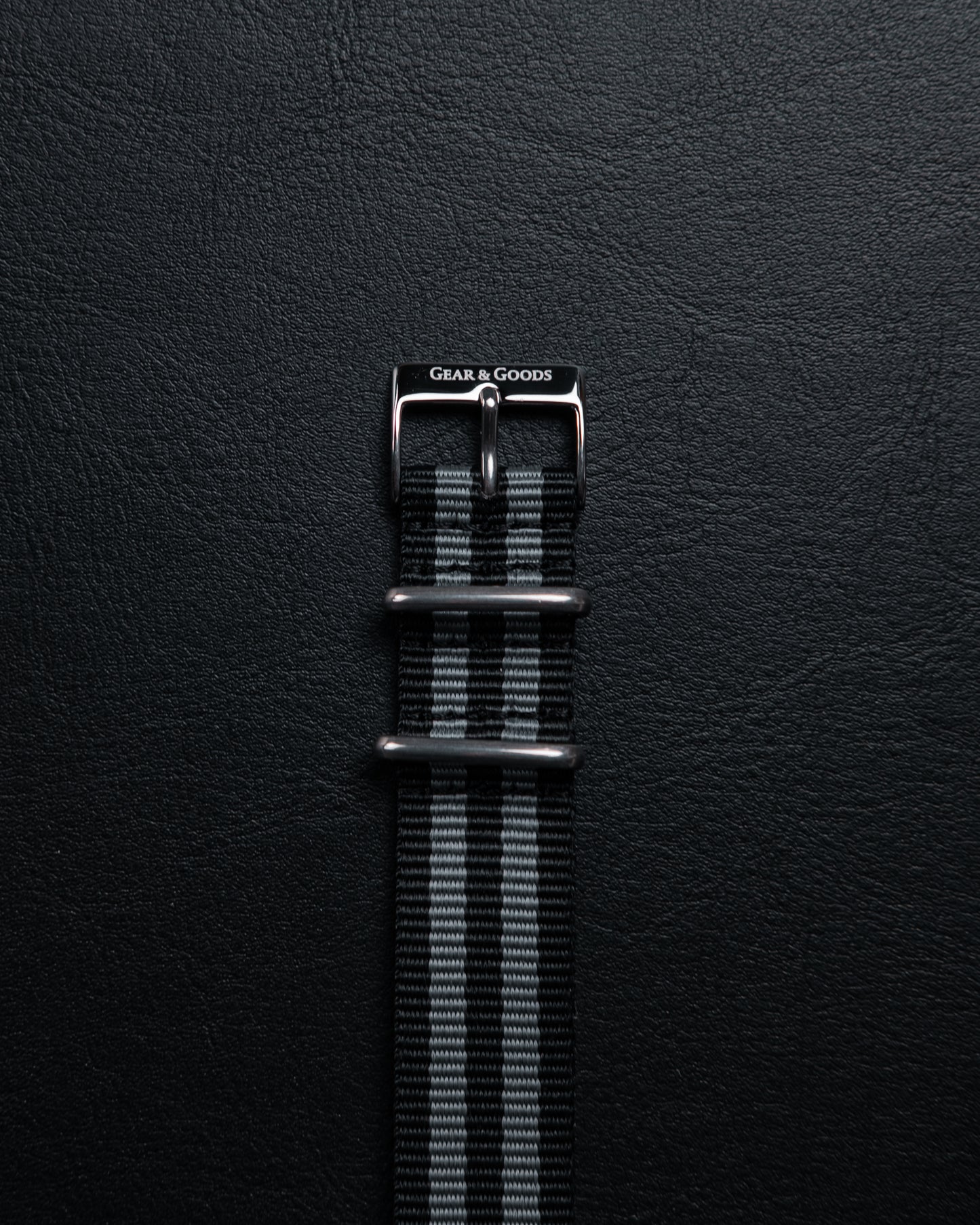 James Bond Nato-Ranneke Mustaharmaa